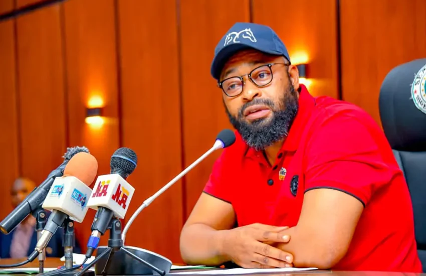 Niger government signs contract for 25 LGAs' worth of roads